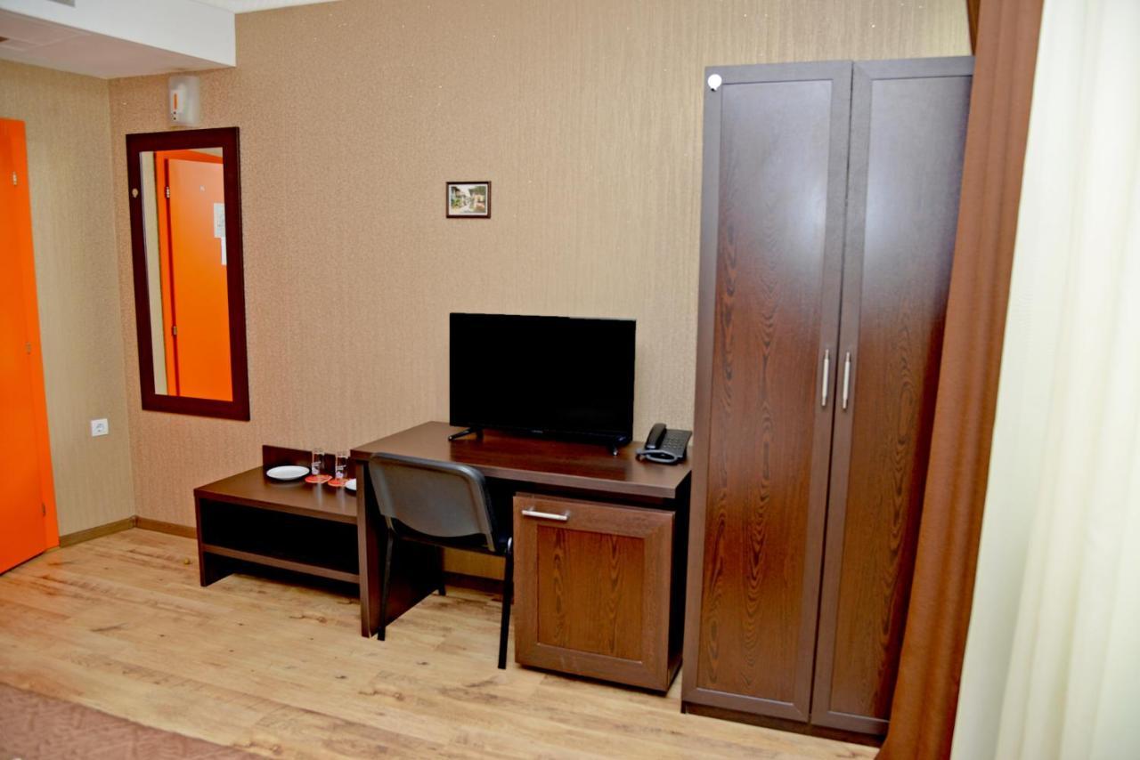 Dream Hotel Сливен Экстерьер фото
